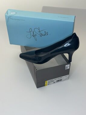 Life Stride Navy Patent Mid Heel Pump